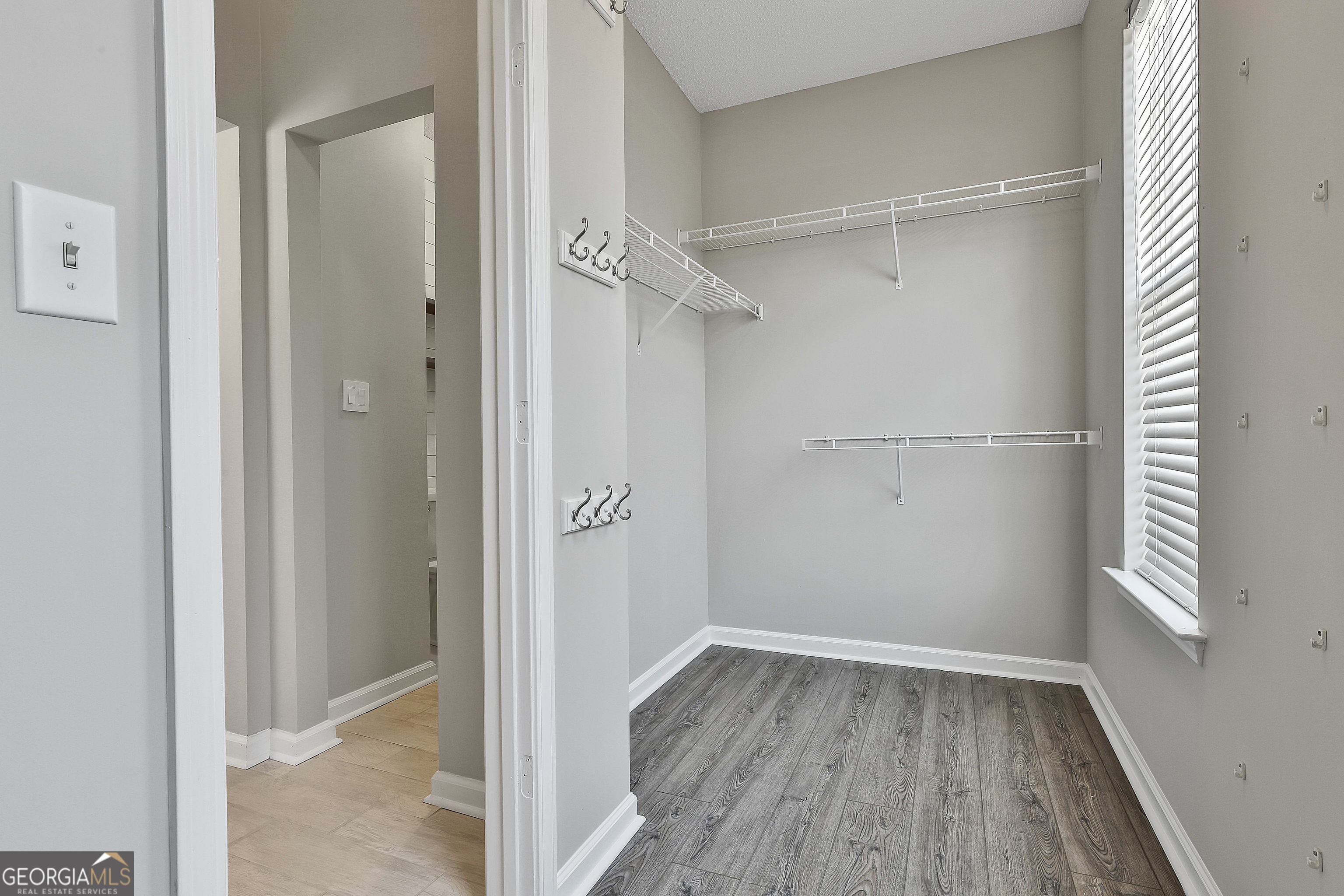 Newnan, Georgia 30265, United States, 5 Bedrooms Bedrooms, ,3 BathroomsBathrooms,Residential,Active,96973