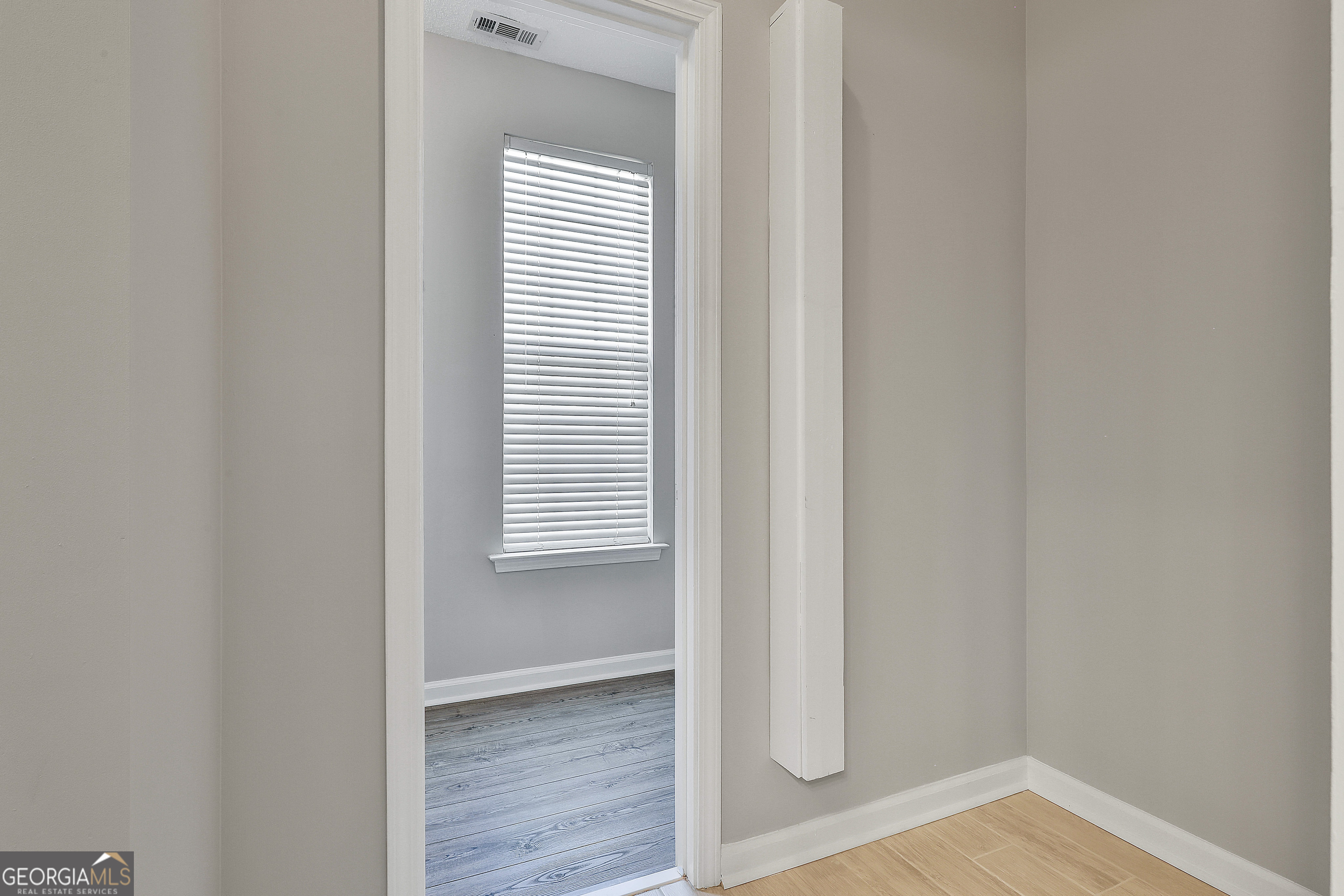 Newnan, Georgia 30265, United States, 5 Bedrooms Bedrooms, ,3 BathroomsBathrooms,Residential,Active,96973