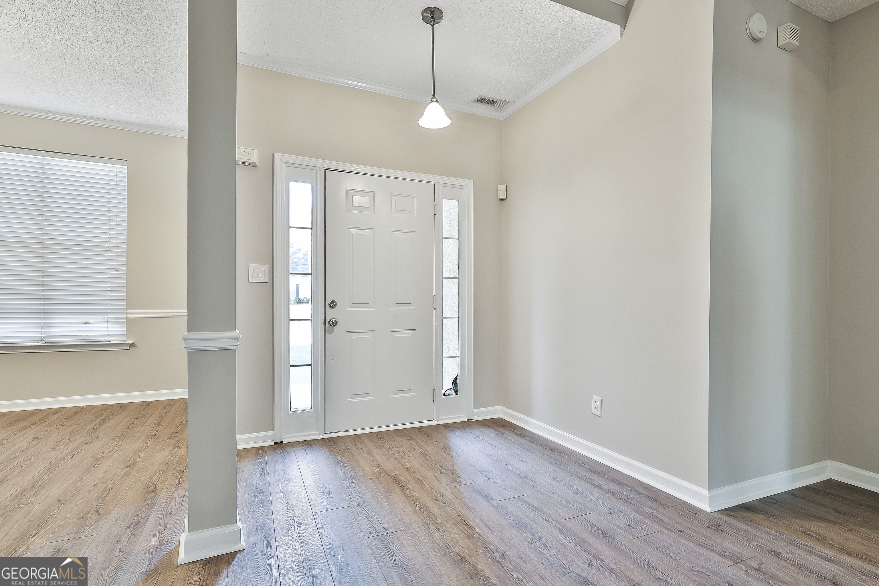 Newnan, Georgia 30265, United States, 5 Bedrooms Bedrooms, ,3 BathroomsBathrooms,Residential,Active,96973