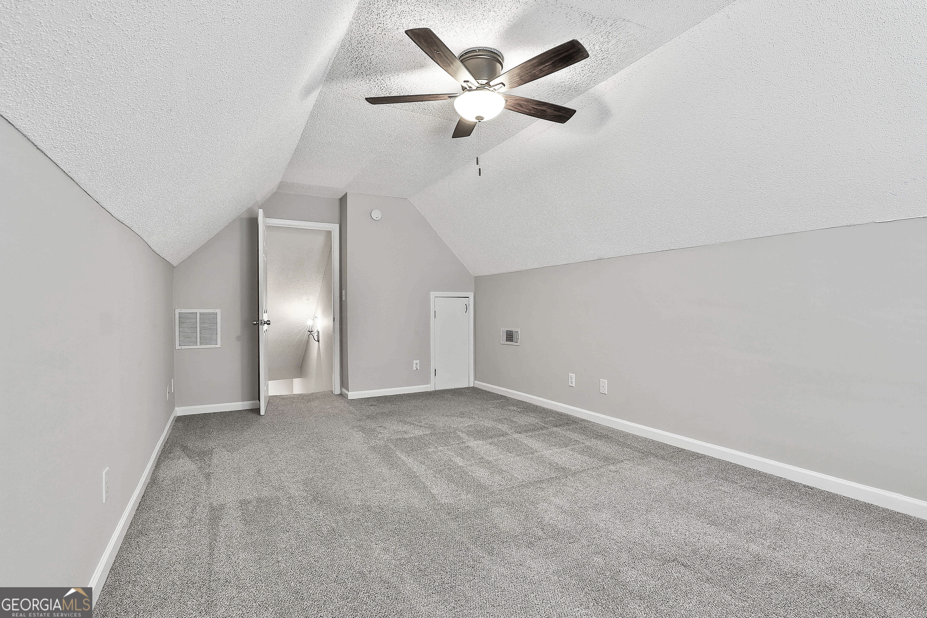 Newnan, Georgia 30265, United States, 5 Bedrooms Bedrooms, ,3 BathroomsBathrooms,Residential,Active,96973