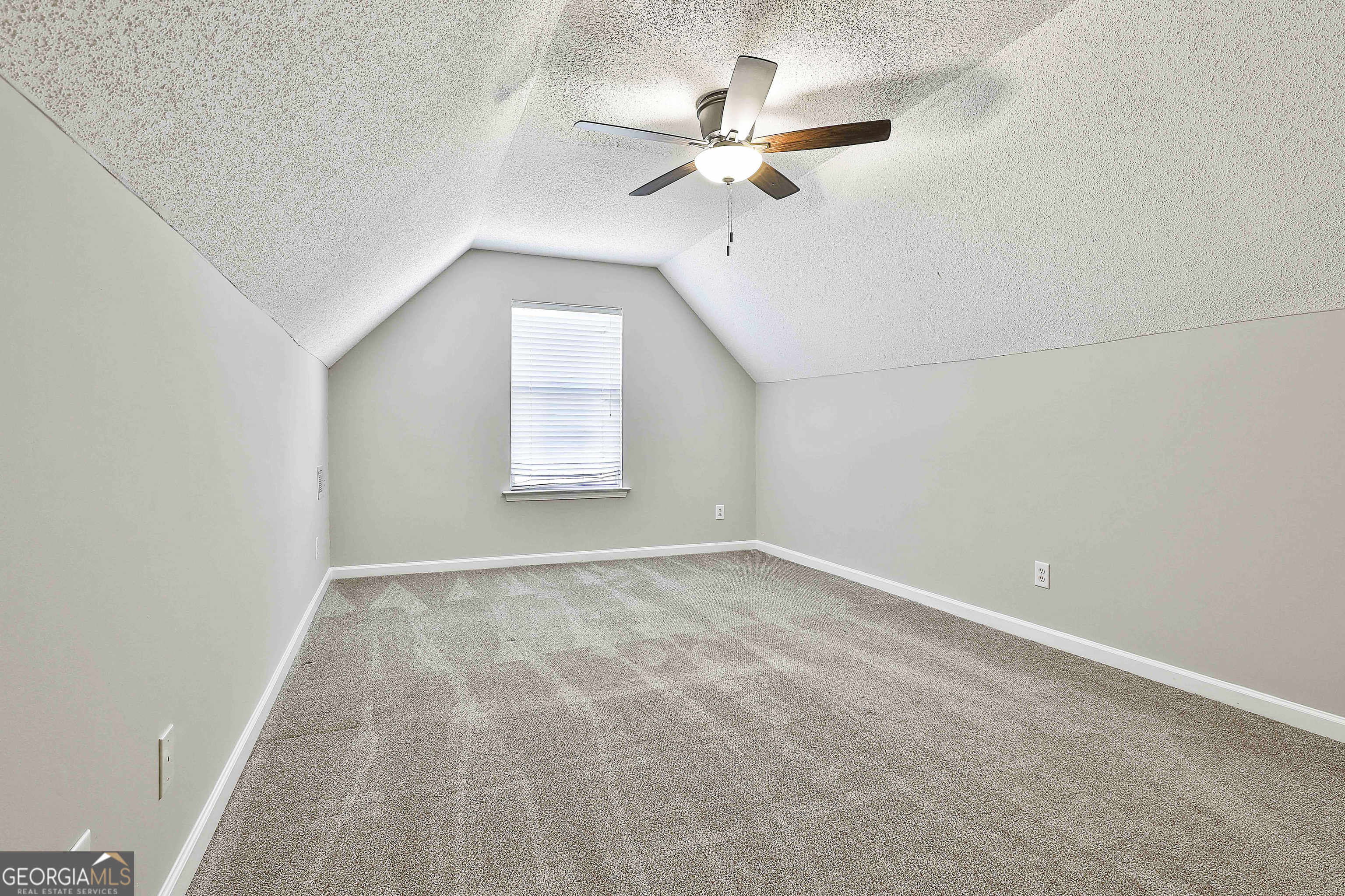 Newnan, Georgia 30265, United States, 5 Bedrooms Bedrooms, ,3 BathroomsBathrooms,Residential,Active,96973