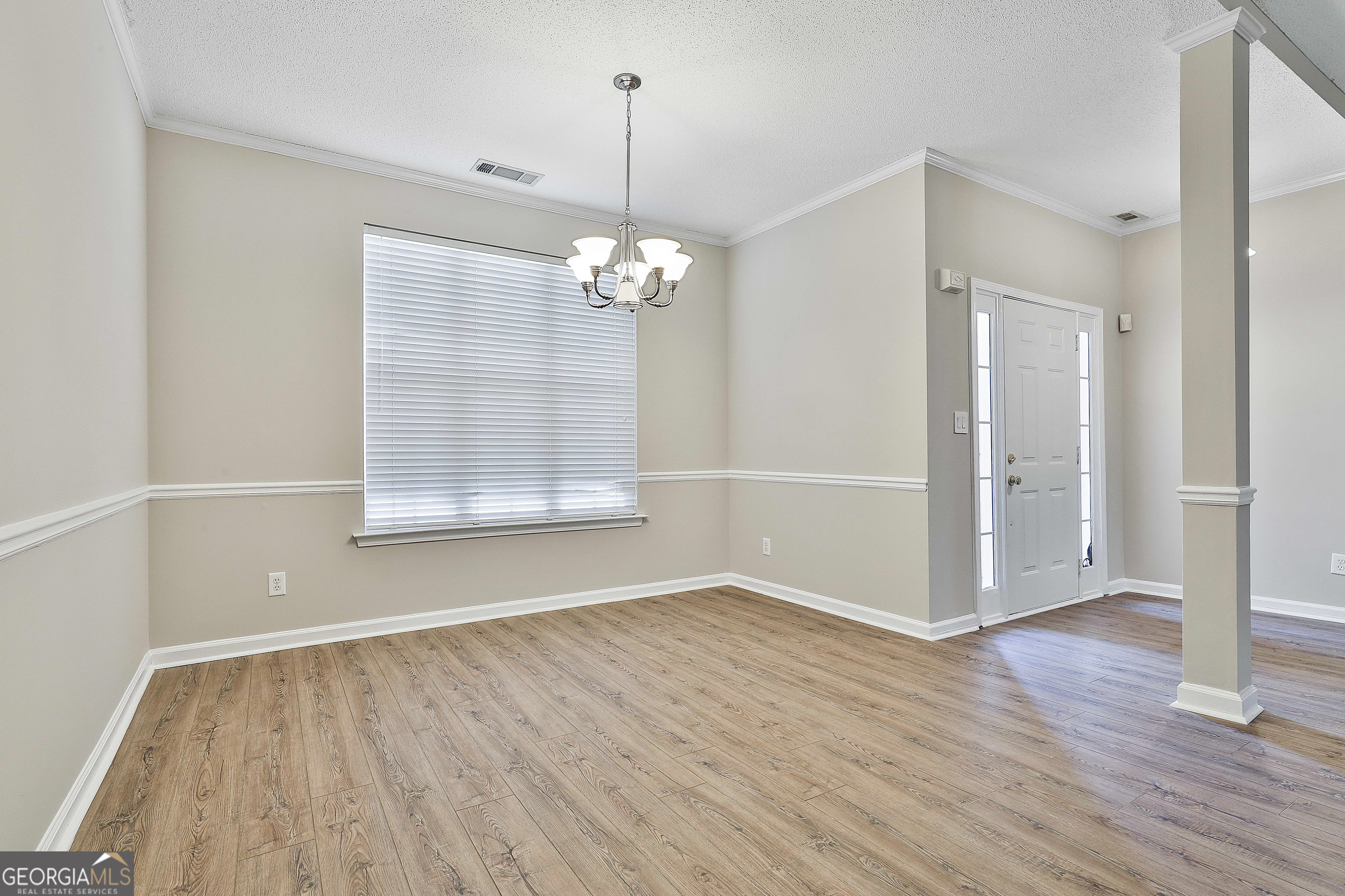 Newnan, Georgia 30265, United States, 5 Bedrooms Bedrooms, ,3 BathroomsBathrooms,Residential,Active,96973