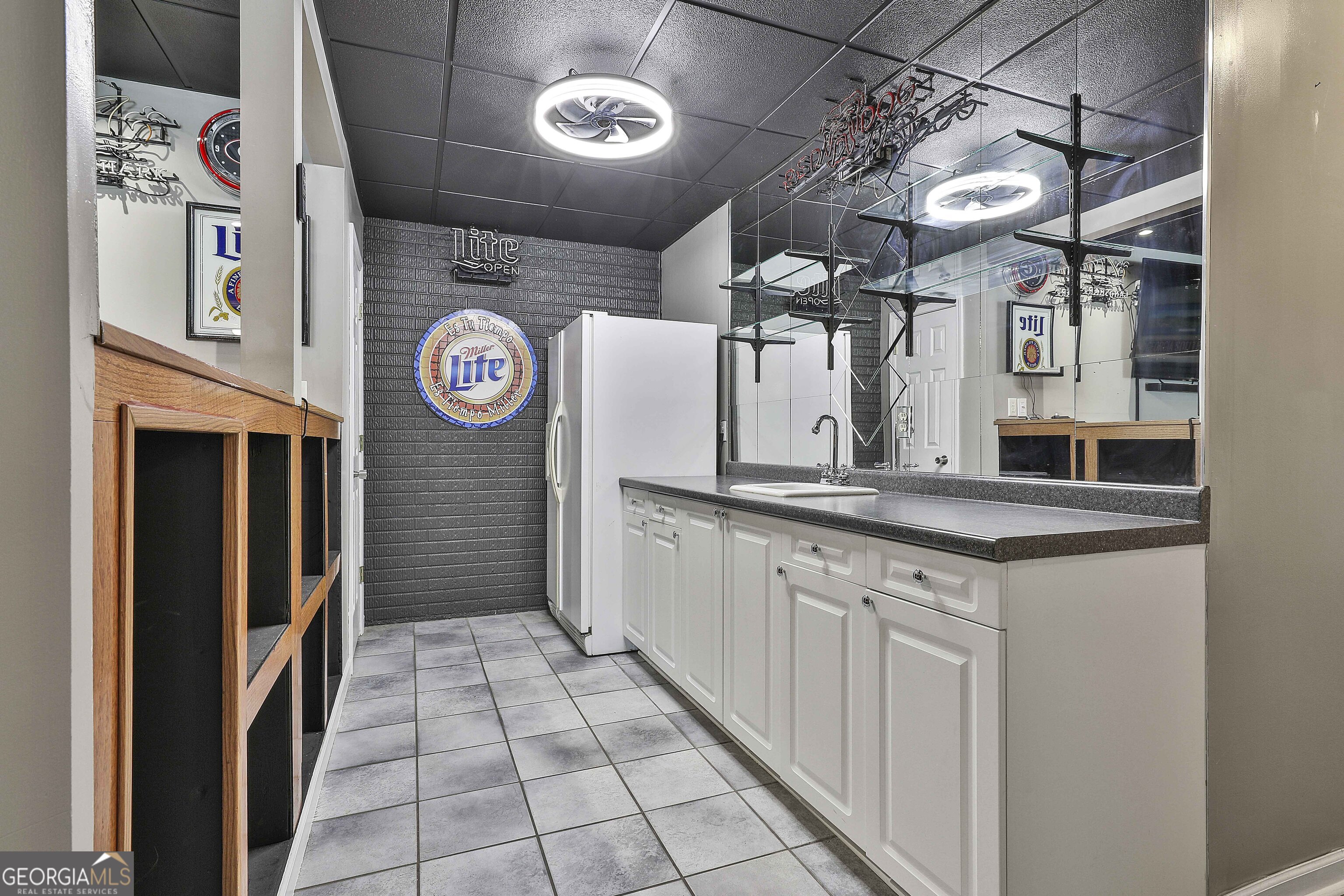 Newnan, Georgia 30265, United States, 5 Bedrooms Bedrooms, ,3 BathroomsBathrooms,Residential,Active,96973