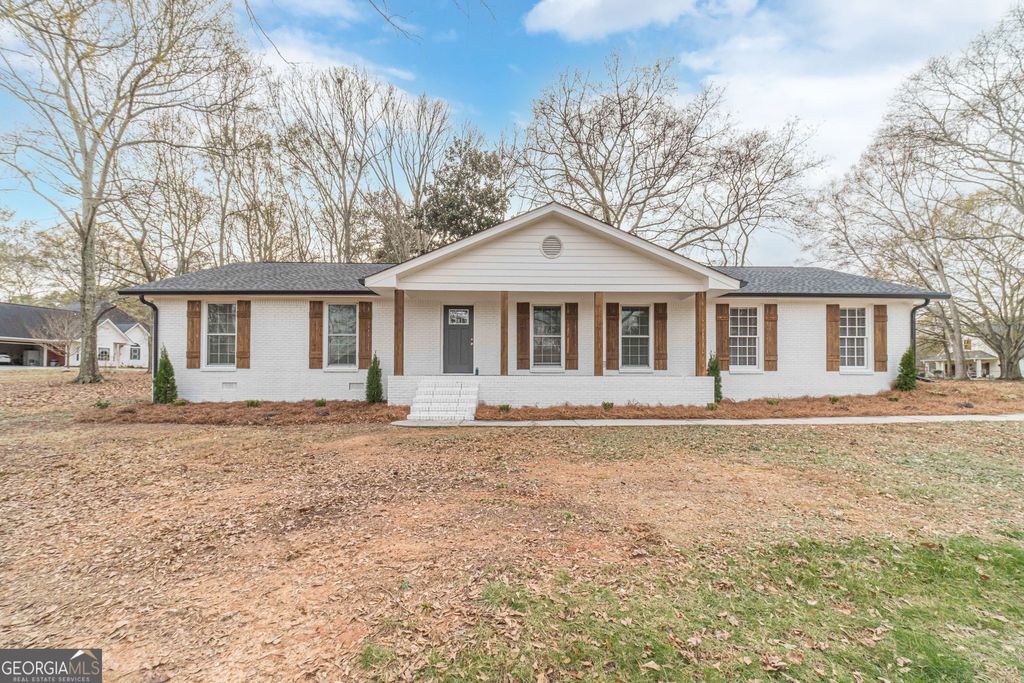 Photo of 2710 Broadnax Mill Rd, Loganville, GA 30052 (MLS # 10661227)