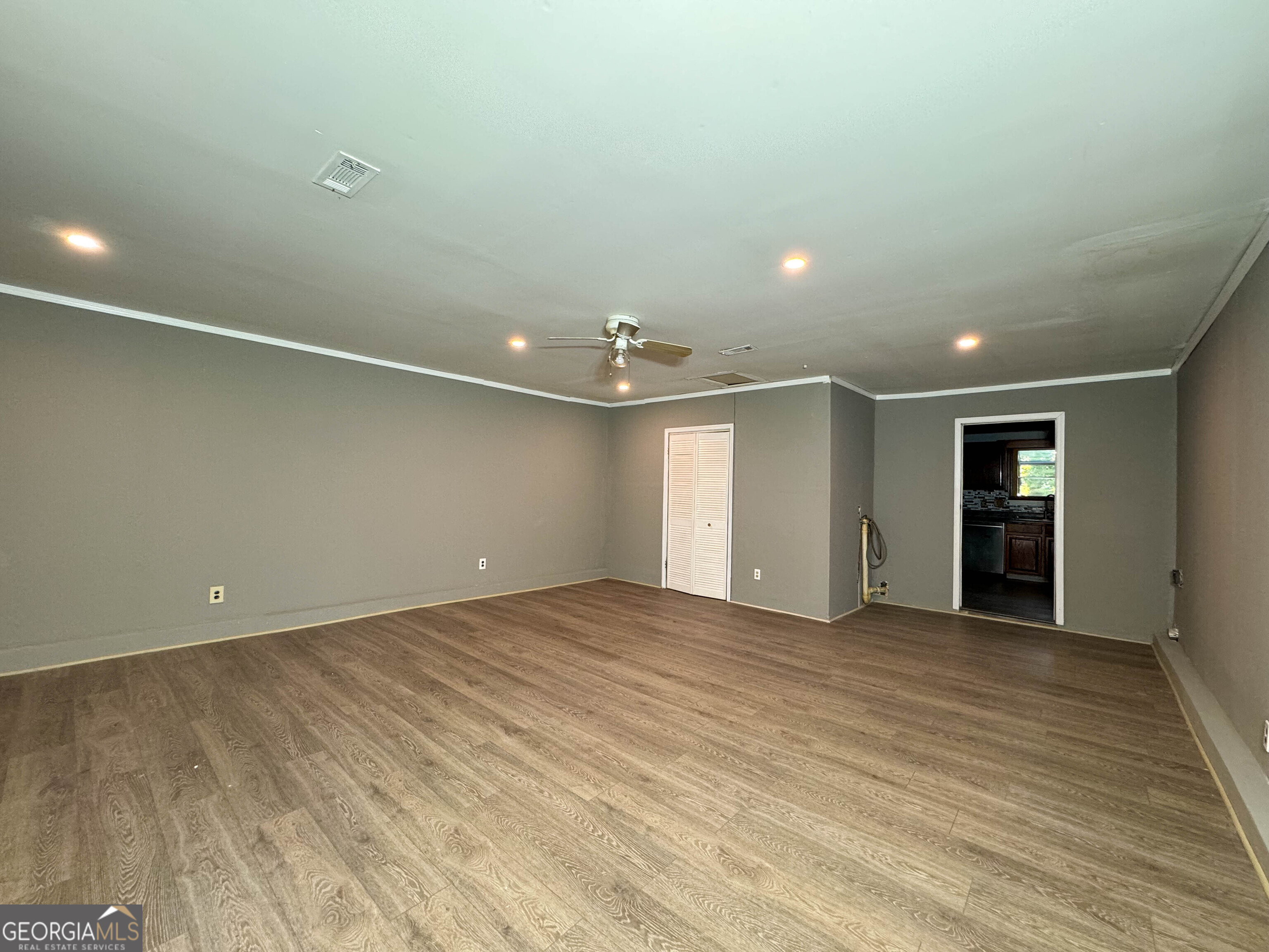 8846 Wesley PL
