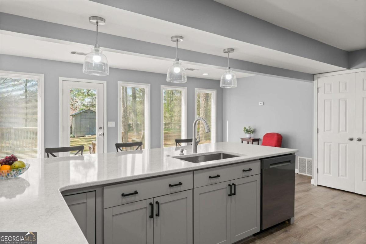 2878 Clearbrook DR NE