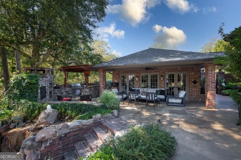 Long Island Manor - Residential