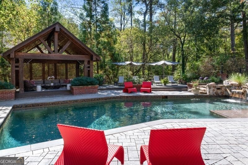 Long Island Manor - Residential