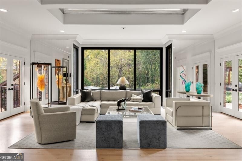 Long Island Manor - Residential