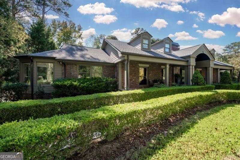 Long Island Manor - Residential