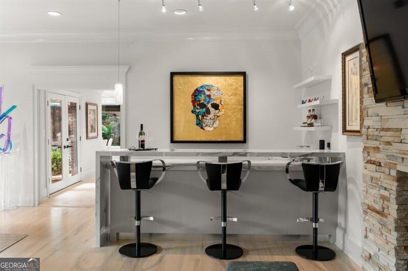 Long Island Manor - Residential