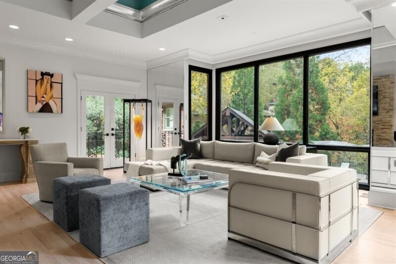 Long Island Manor - Residential