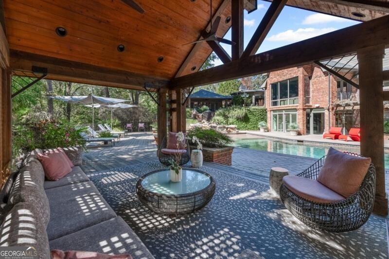 Long Island Manor - Residential