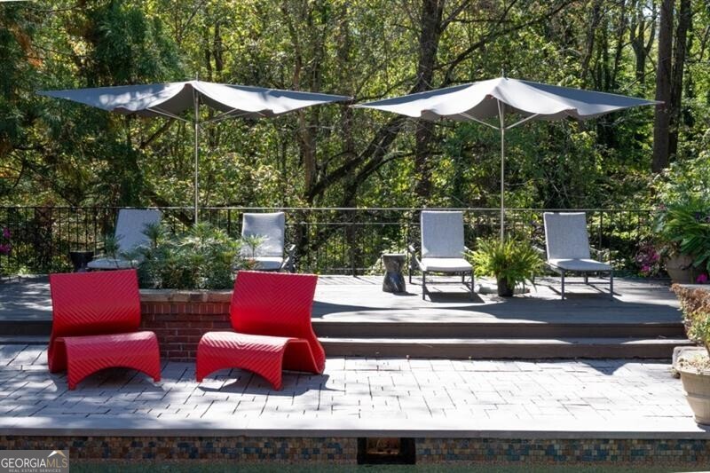 Long Island Manor - Residential