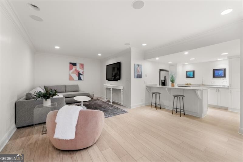 Long Island Manor - Residential