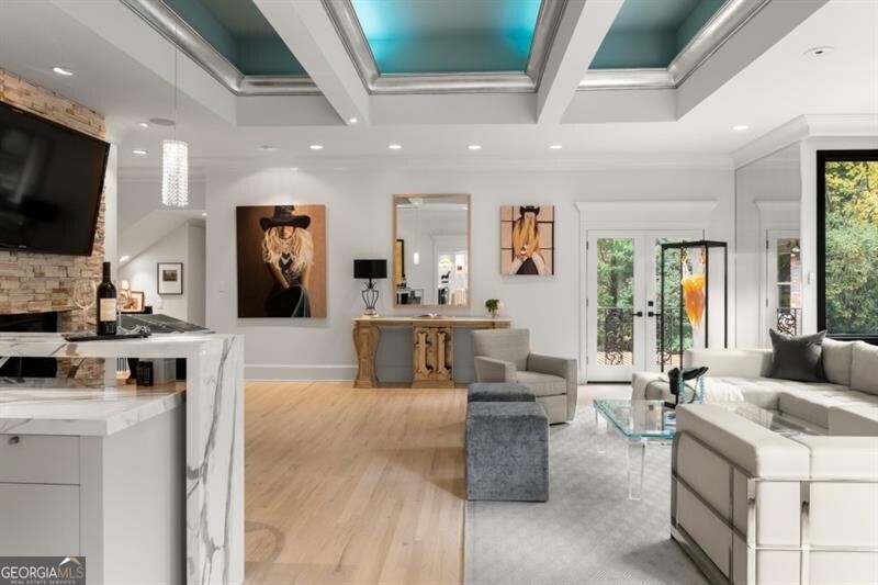 Long Island Manor - Residential