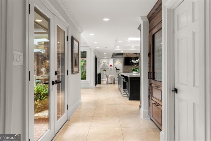 Long Island Manor - Residential