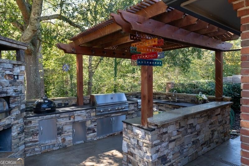 Long Island Manor - Residential