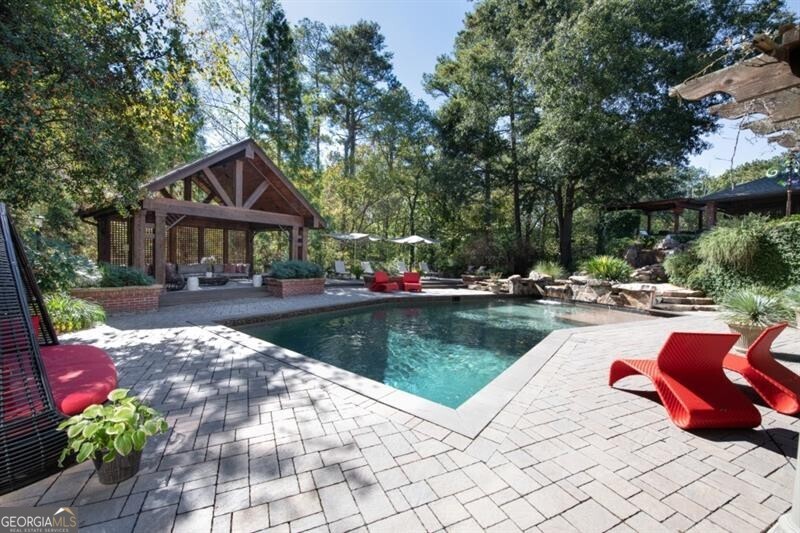 Long Island Manor - Residential