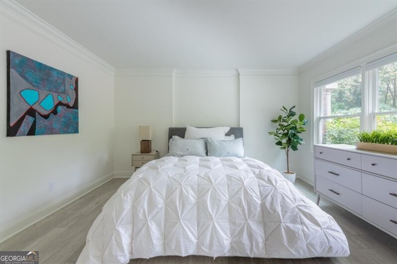 Long Island Manor - Residential