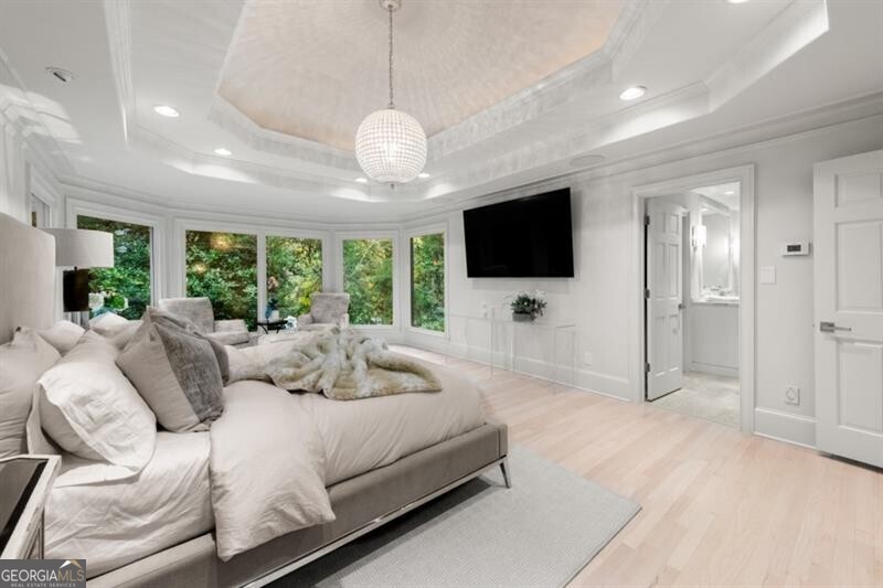 Long Island Manor - Residential