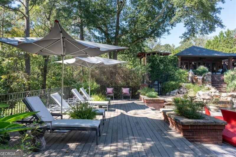 Long Island Manor - Residential