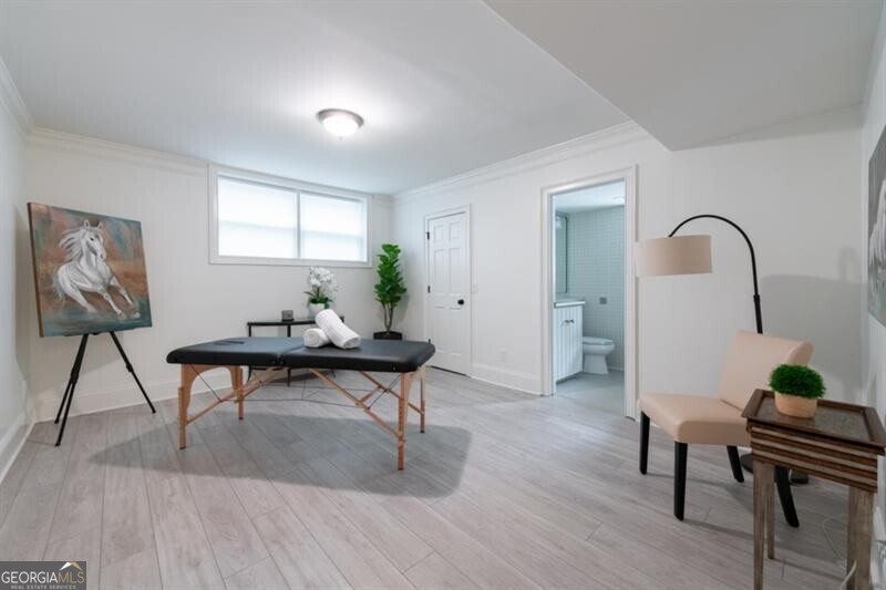 Long Island Manor - Residential