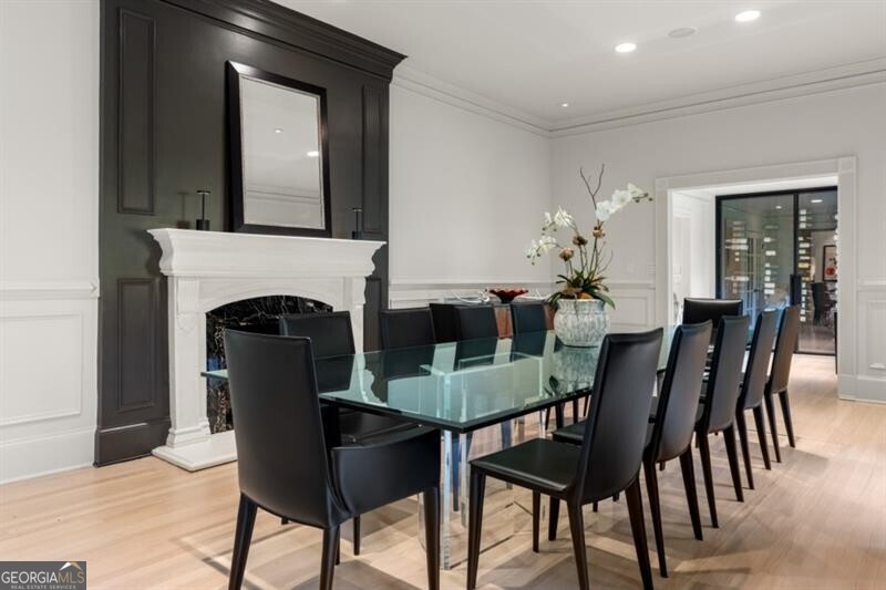 Long Island Manor - Residential