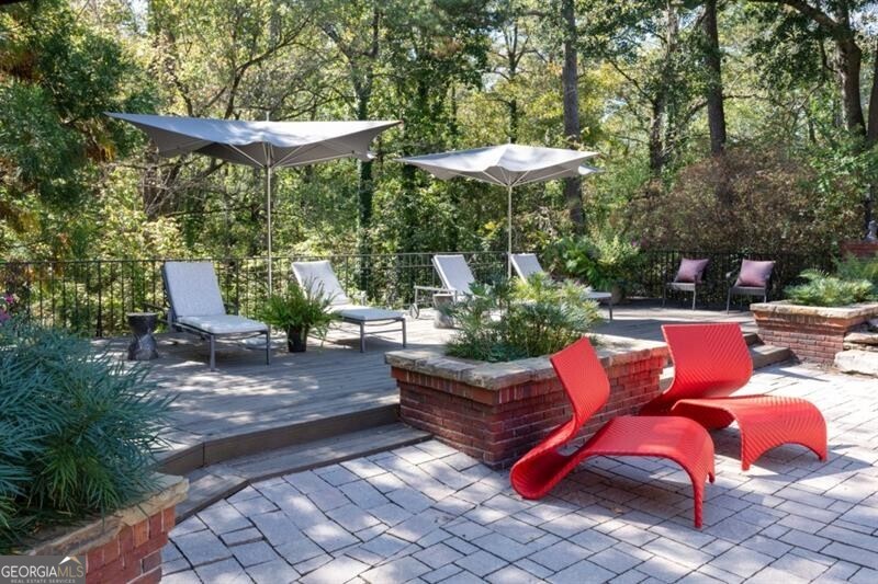 Long Island Manor - Residential