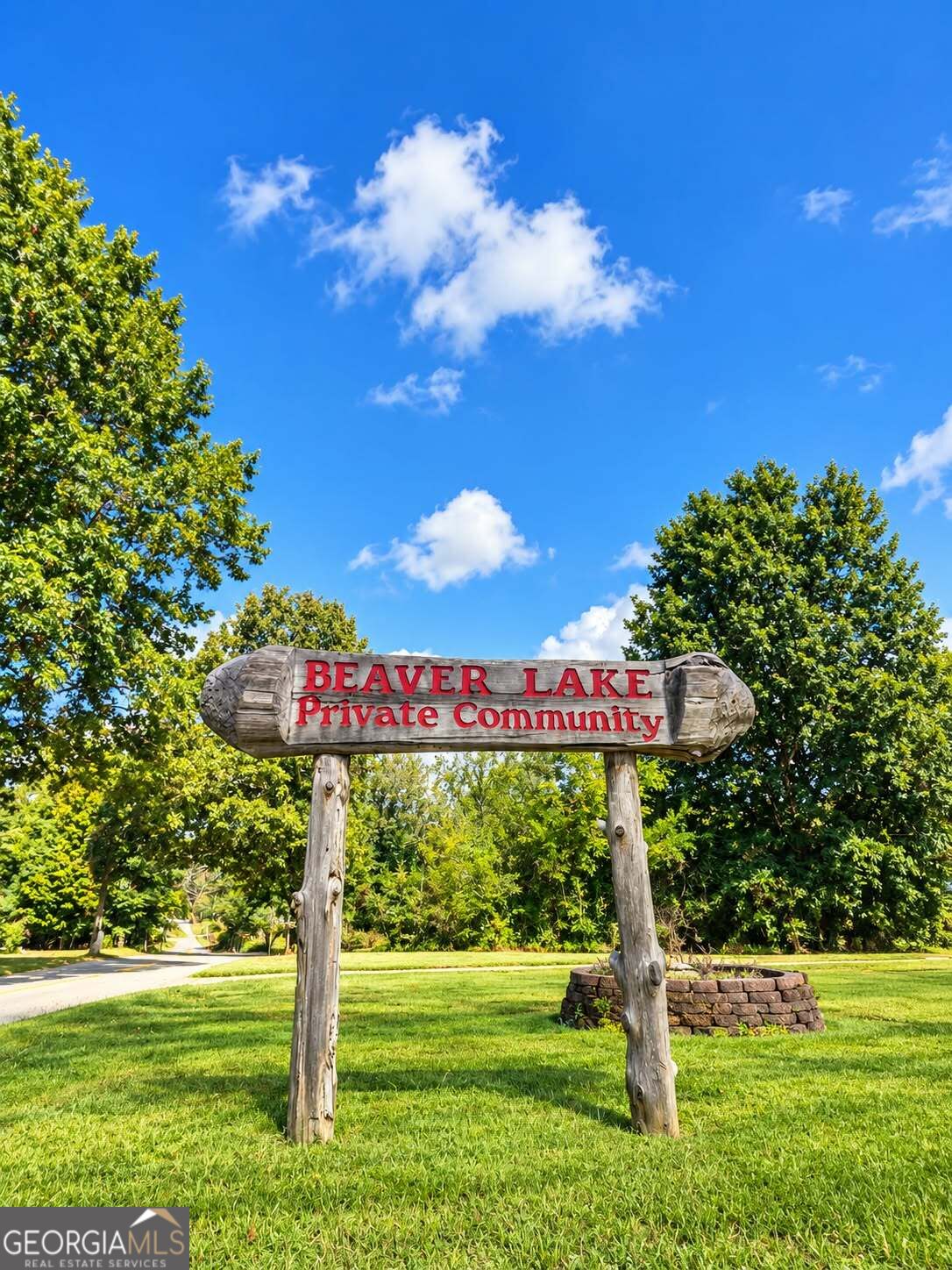 755 Beaver Lake DR