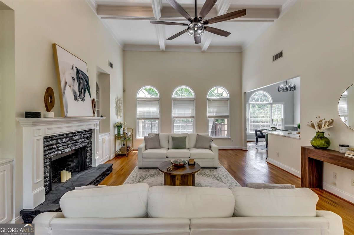 4315 Rosemont DR