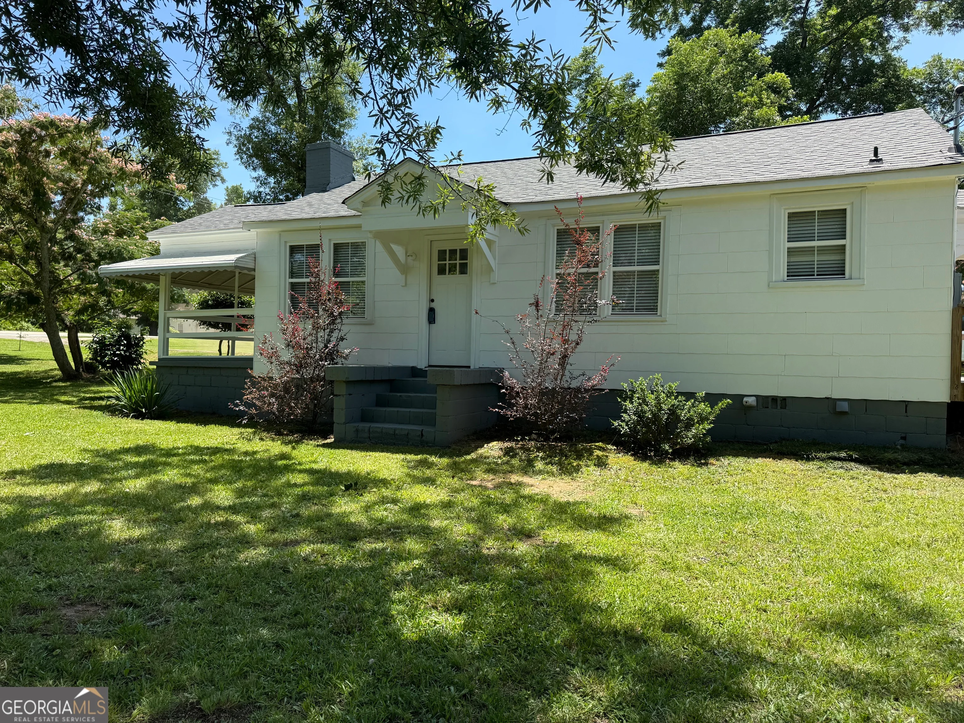 1511 W Poplar Street