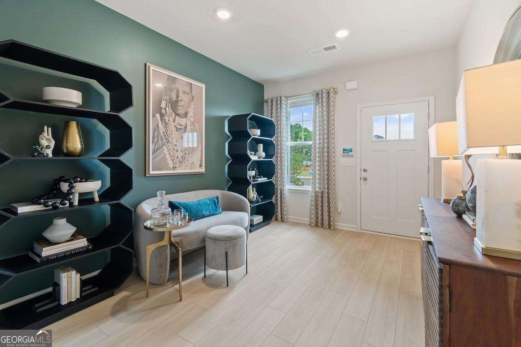 385 Navigator LN