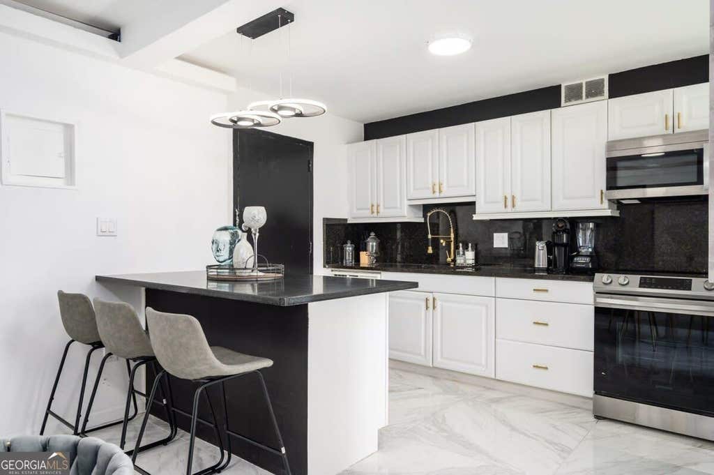 Photo of 215 Piedmont Avenue NE #707, Atlanta, GA 30308 (MLS # 10834512)