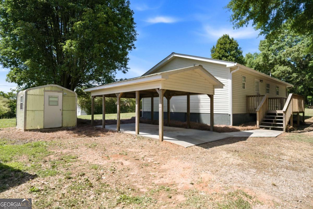 894 Lakeview DR