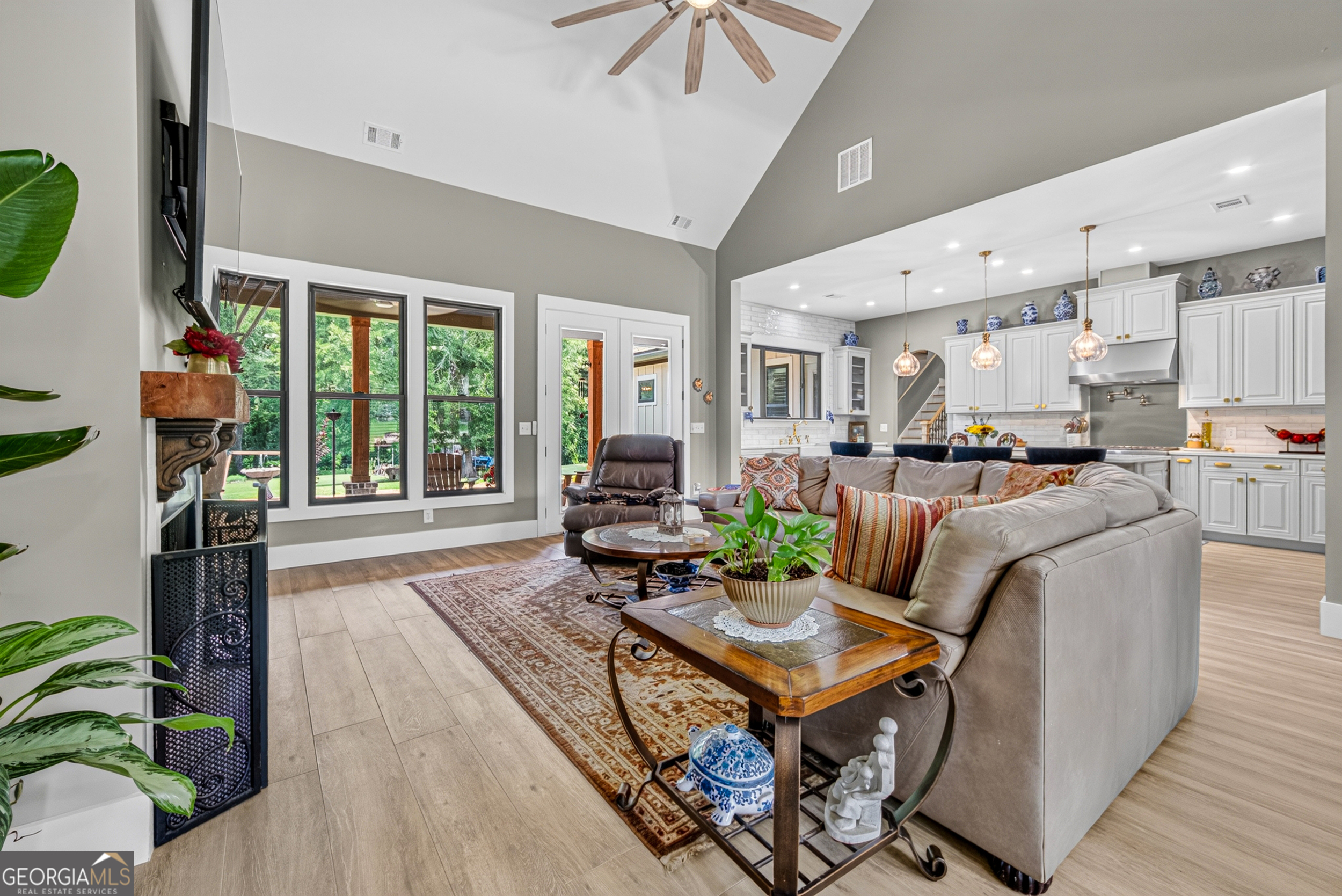 233 Hunter RD