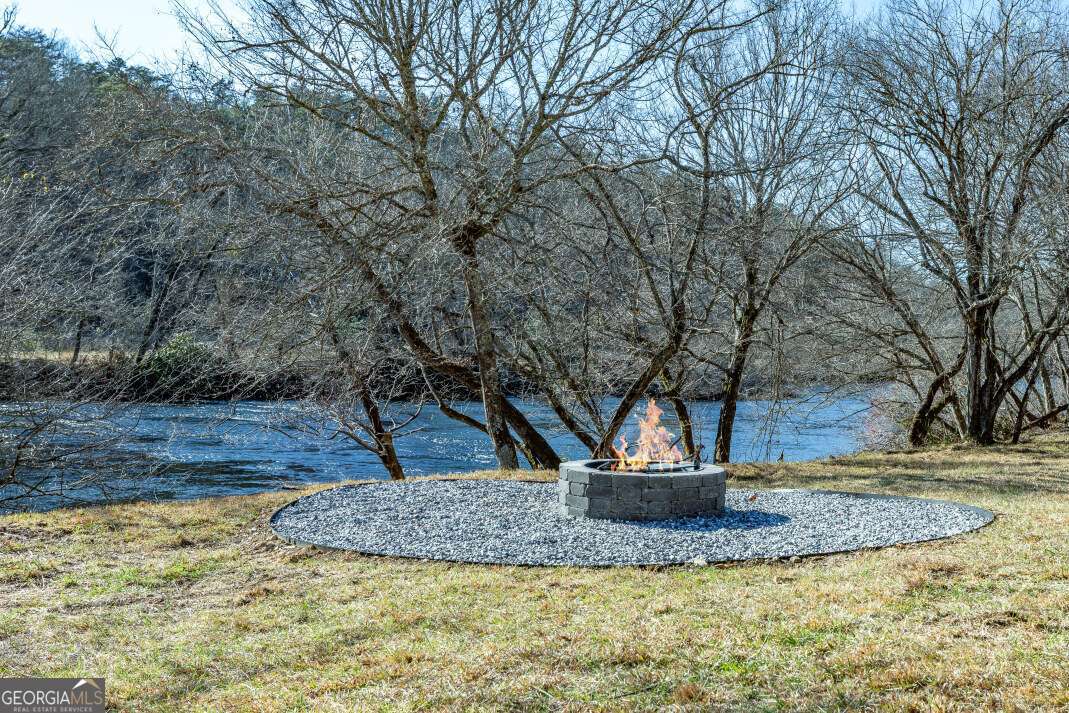 661 Toccoa River Forest LN