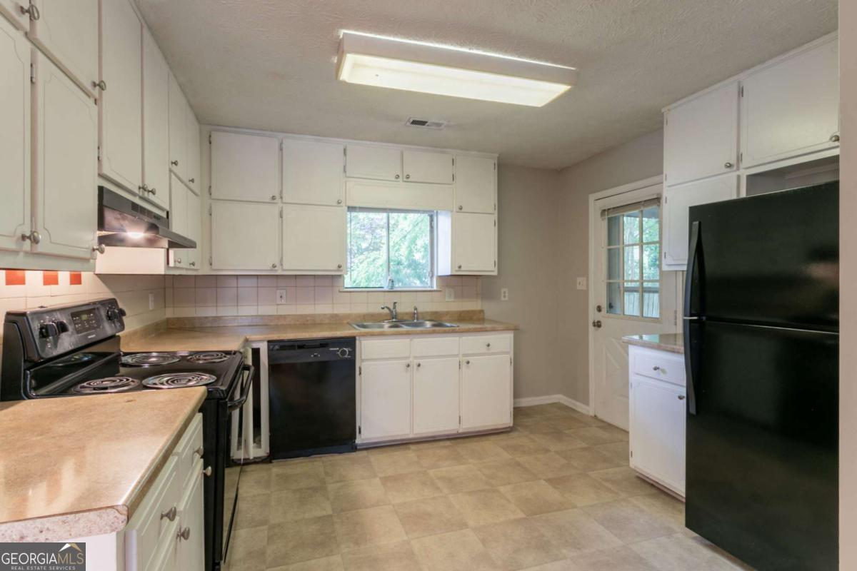 1615 Enchanted Forest DR