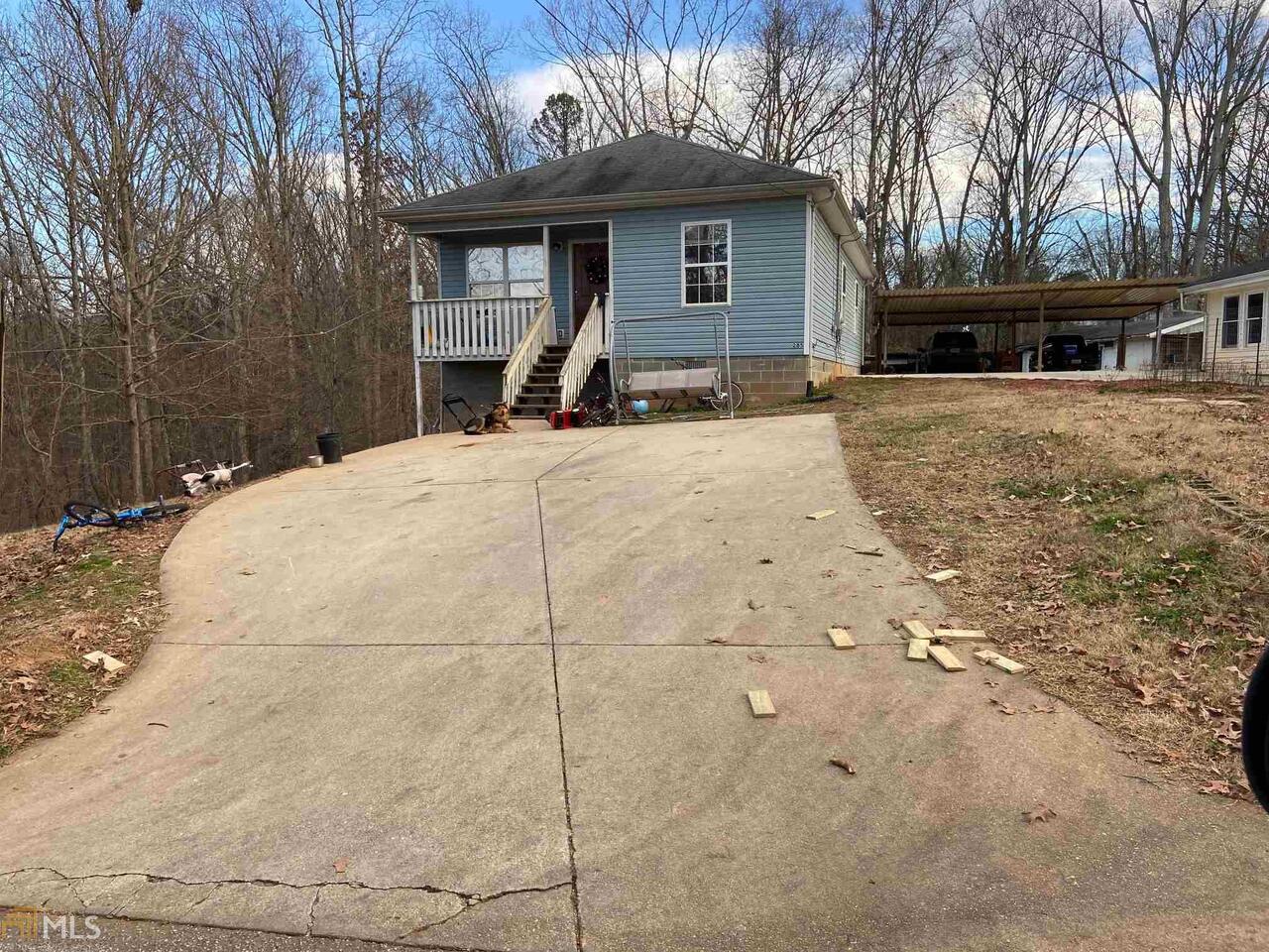 An affordable home. This ranch, 3 bedrooms, 2 baths, front porch, close to Walmart in Gainesville close to restaurants. Tenant occupied. Porch Tenant will let you in, no lock box.