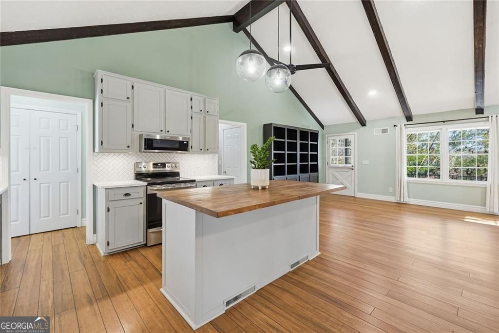 5833 Little Mountain DR