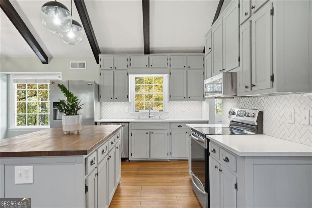 5833 Little Mountain DR