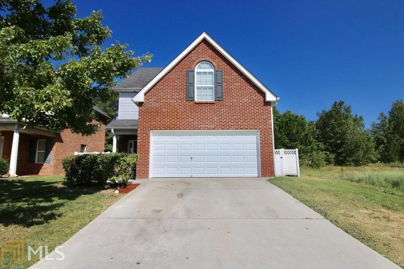 Back on the market after buyer's financing fell through. Ready to make it your own! Lovely 4 bedrooms, 2.5 bath home on a nice flat lot. Open concept kitchen, family room and dining room. Family room includes a cozy fireplace and sliding door which gives access to the patio and backyard. Easy access to I-75.