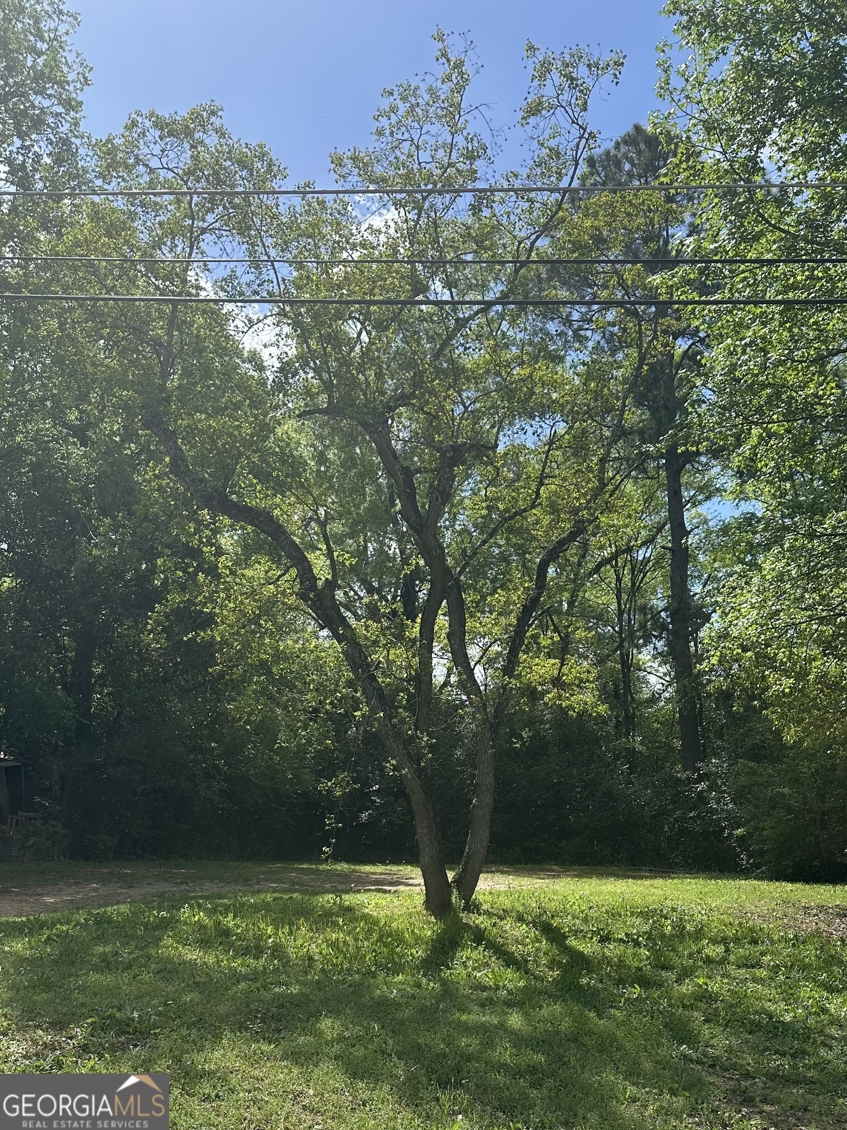 Price Improvement! This residential leveled lot offers the perfect build to rent opportunity or for the first time homebuyer. Easy access to I-75 & less than 3 miles to Mercer University, entertainment (including the new amphitheatre), shopping & dining. No sign on property.