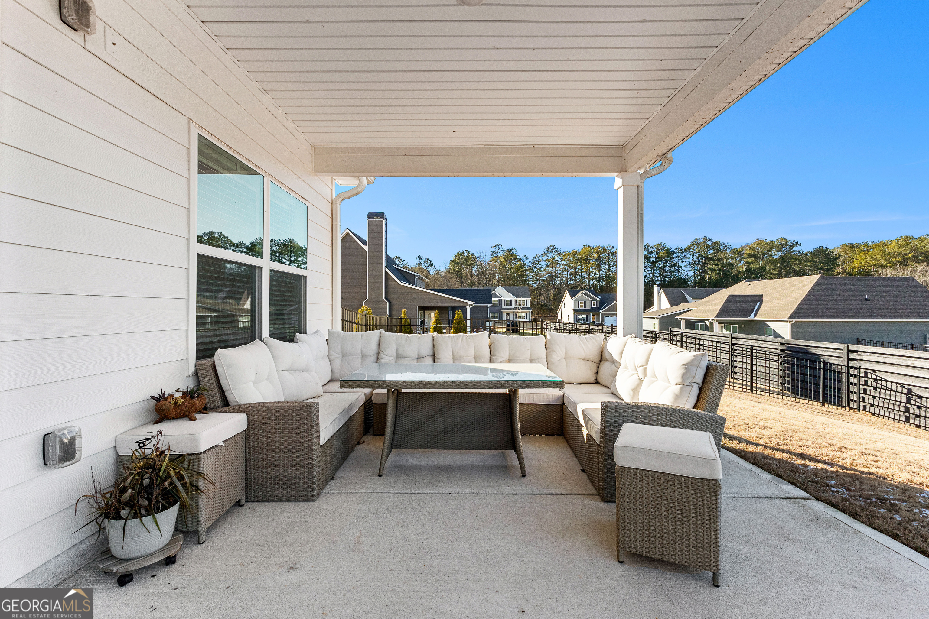 Senoia, Georgia 30276, United States, 4 Bedrooms Bedrooms, ,3 BathroomsBathrooms,Residential,Active,18205