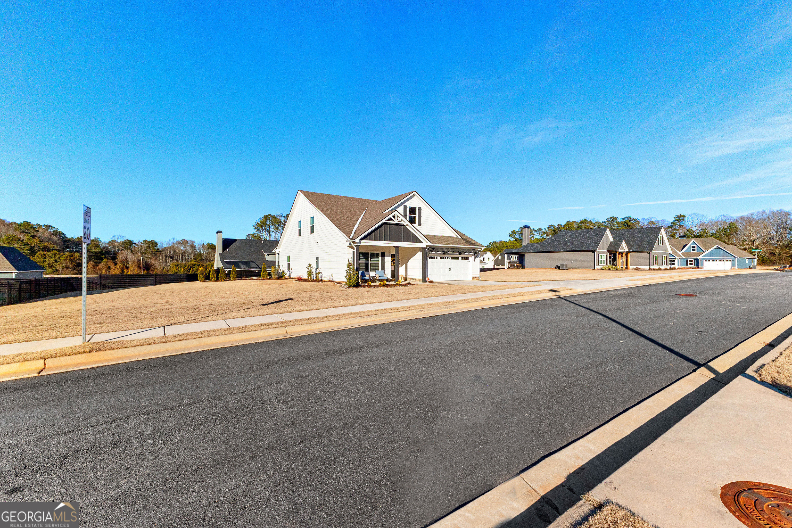 Senoia, Georgia 30276, United States, 4 Bedrooms Bedrooms, ,3 BathroomsBathrooms,Residential,Active,18205