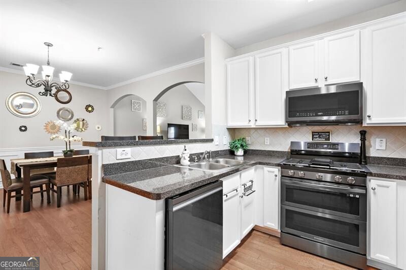 Brownstone Square - Residential