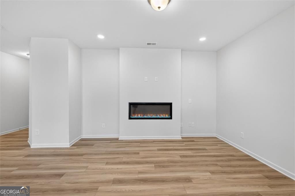 312 Caroline PL 99