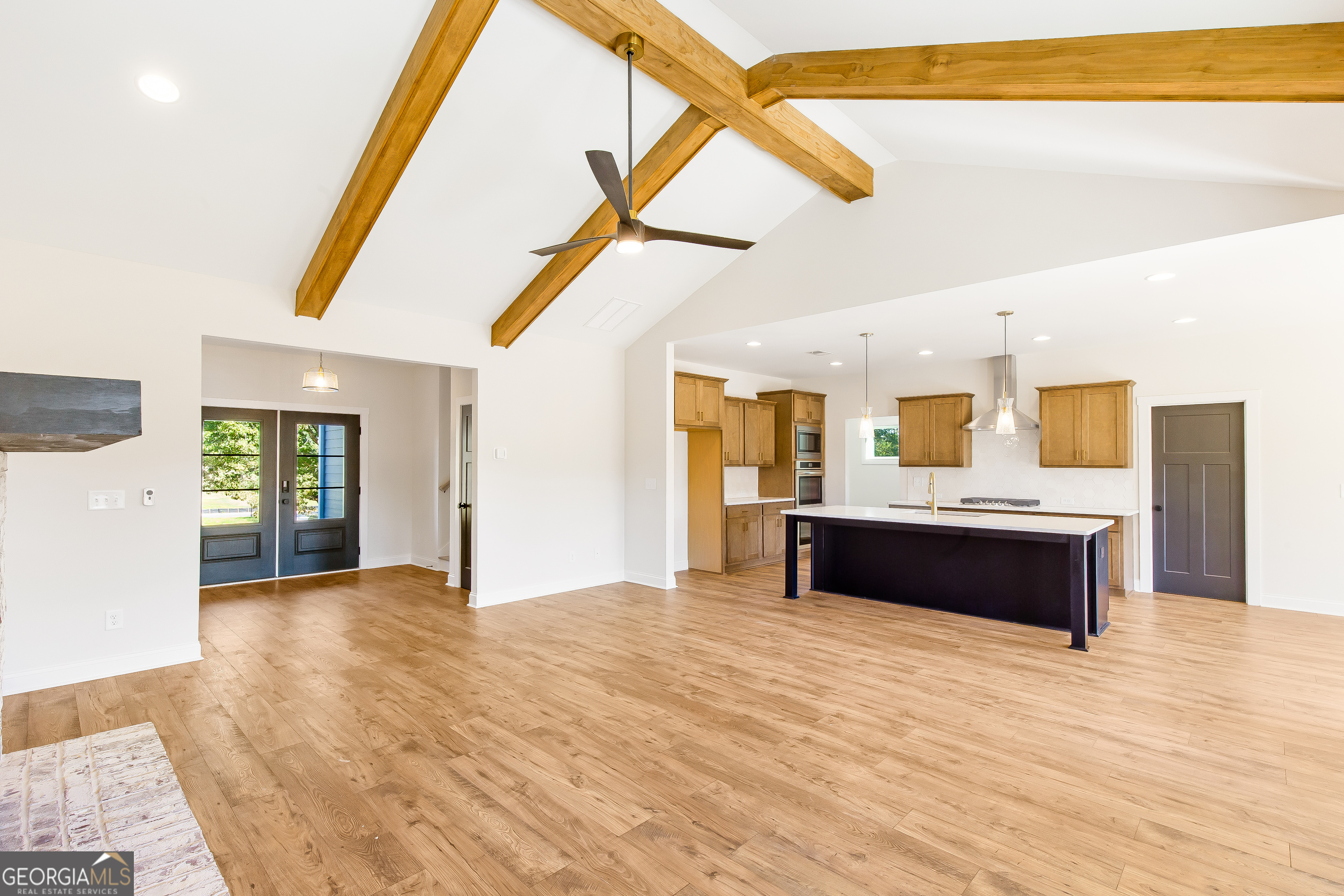 102 Red Oak LN
