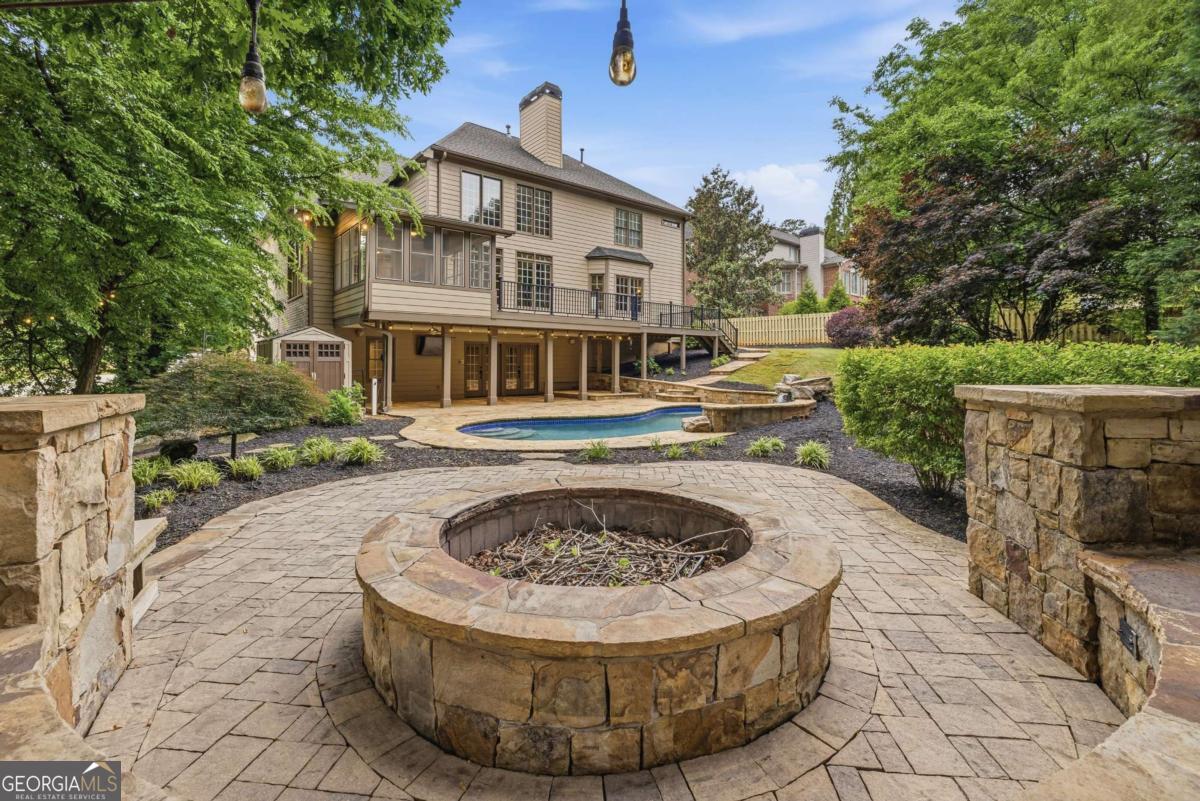 215 Lynwood CT