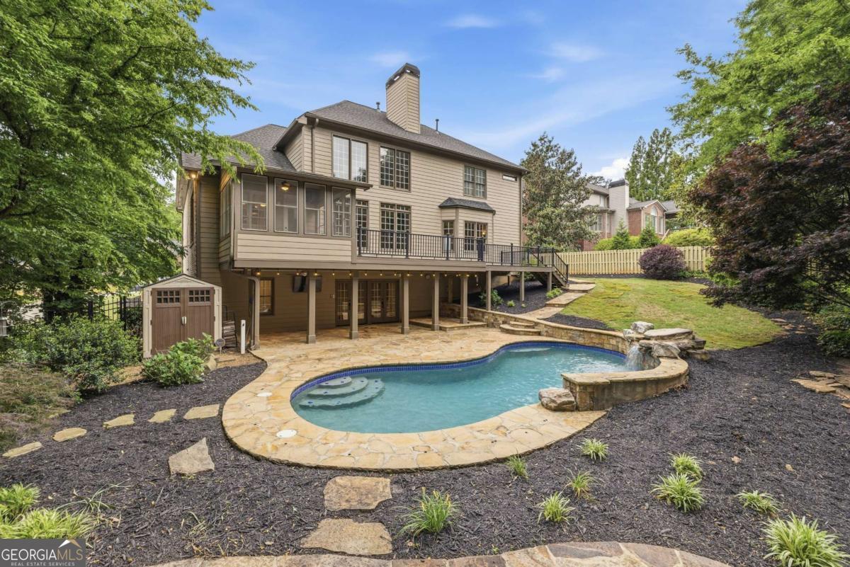 215 Lynwood CT
